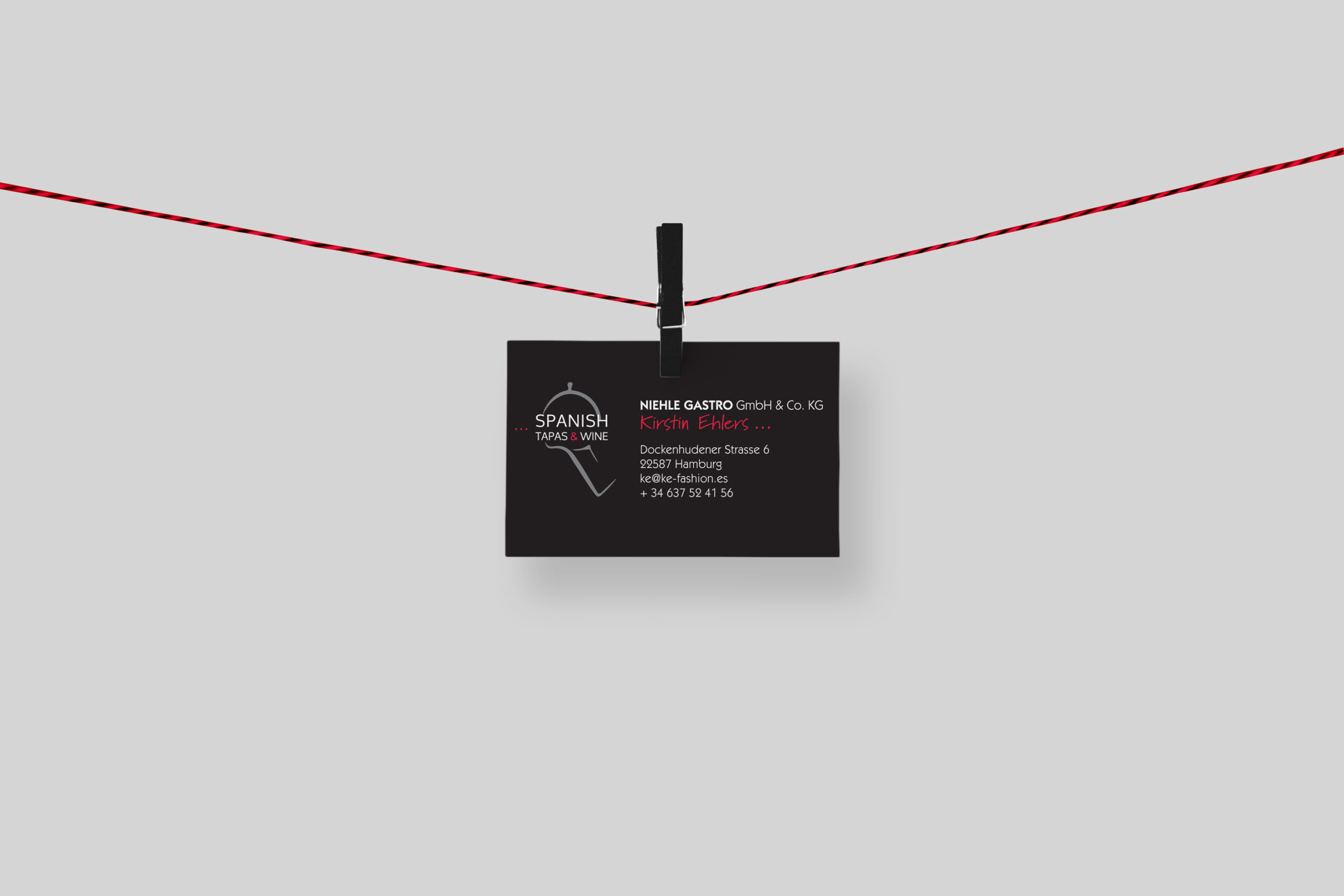 Hanging Business Card Mockup copia
